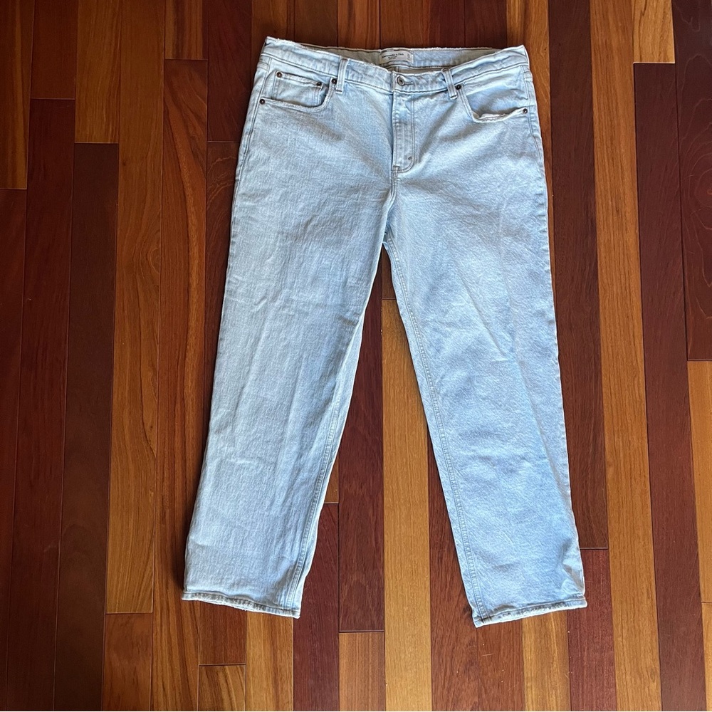 ABERCROMBIE & FITCH THE STRAIGHT MID RISE JEANS